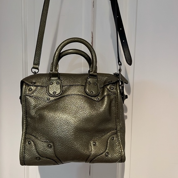 Coach metallic olive green pebble leather bag - Picture 2 of 10